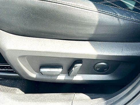 Used 2023 Mitsubishi Outlander SEL FWD image 15