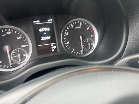 Used 2023 Mercedes-Benz Metris Passenger image 5