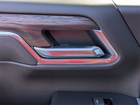 New 2026 GMC Sierra 2500 SLT w/ SLT Premium Package image 28