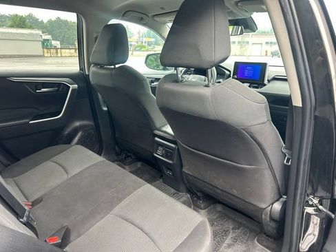 Used 2023 Toyota RAV4 AWD Hybrid image 35