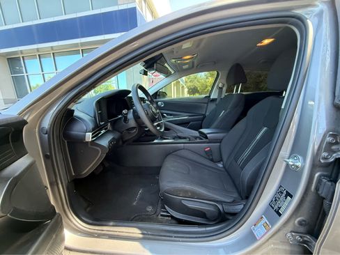 Used 2023 Hyundai Elantra SEL FWD image 3