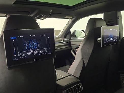 Used 2024 Lamborghini Urus Performante image 16