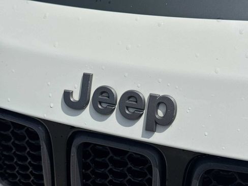 Used 2017 Jeep Compass Trailhawk w/ Leather Interior Group AWD/4WD image 11
