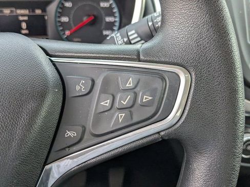 Used 2018 Chevrolet Equinox LT image 24