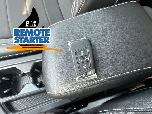 Certified 2023 Volkswagen Taos SE w/ Panoramic Sunroof Package AWD/4WD image 64