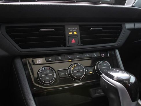 Used 2022 Volkswagen Jetta SE FWD image 16
