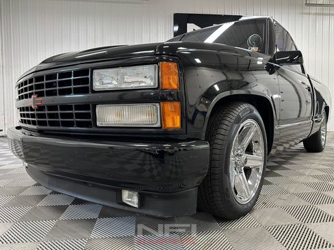 Used 1990 Chevrolet Silverado 1500 2WD Regular Cab image 13