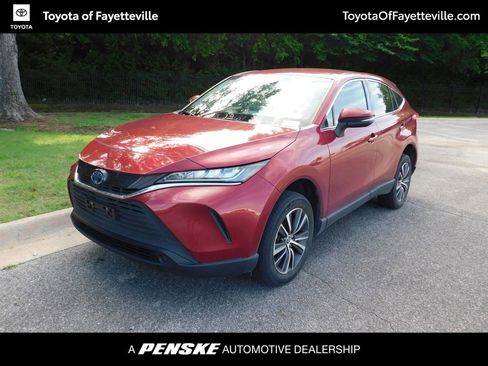 Used 2022 Toyota Venza LE AWD/4WD image 1