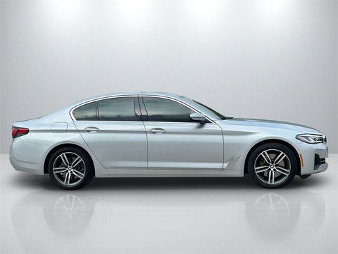 Used 2021 BMW 540i w/ Premium Package image 4