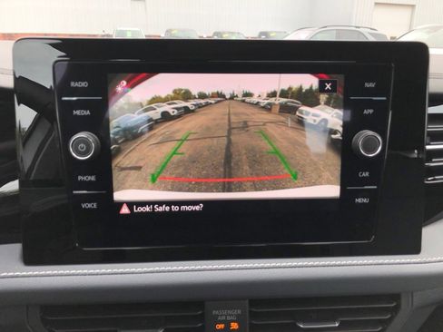 Used 2025 Volkswagen Jetta SEL image 29