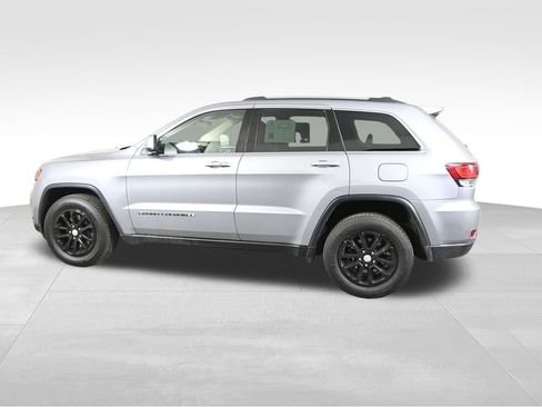 Used 2021 Jeep Grand Cherokee Laredo AWD/4WD image 3