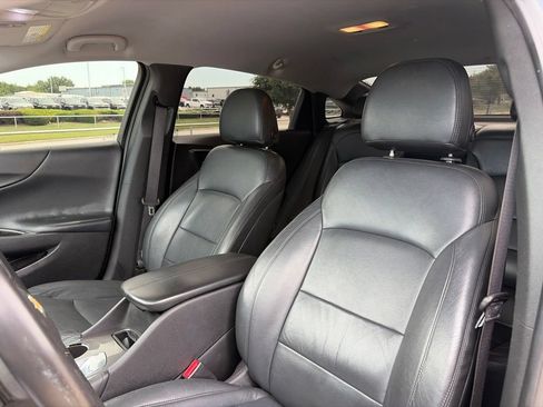 Used 2017 Chevrolet Malibu LT FWD image 43