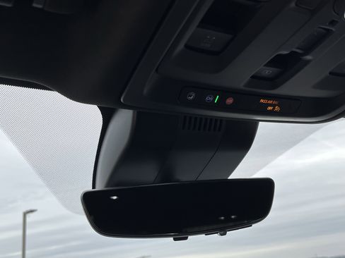 Used 2024 GMC Yukon XL Denali w/ Advanced Technology Package image 23