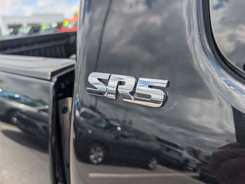 Used 2022 Toyota Tacoma SR5 RWD image 10