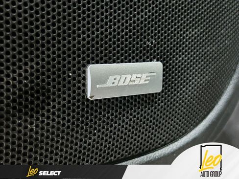 Used 2023 GMC Acadia SLT image 18