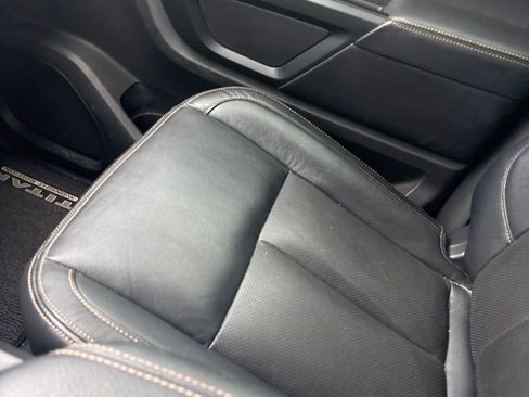 Used 2018 Nissan Titan SL w/ Midnight Edition AWD/4WD image 11