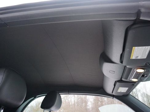 Used 2013 Volkswagen Beetle 2.0T image 15