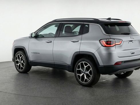 Used 2025 Jeep Compass Limited image 6