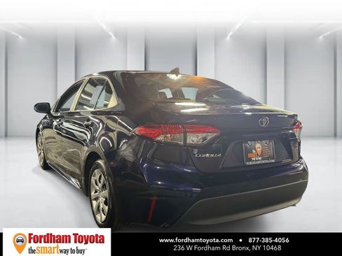 Used 2025 Toyota Corolla LE FWD image 5