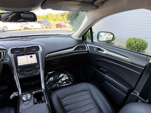 Used 2018 Ford Fusion SE w/ Equipment Group 602A FWD image 23