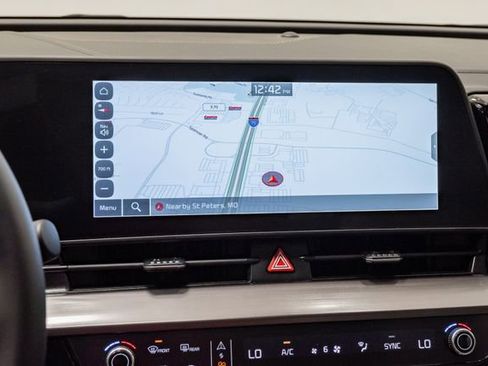 Used 2025 Kia Sportage EX w/ Premium Package FWD image 18