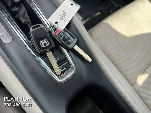 Used 2016 Honda HR-V LX image 25