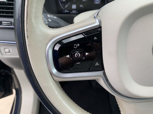 Used 2020 Volvo XC90 T5 Momentum w/ Protection Package Premier FWD image 19
