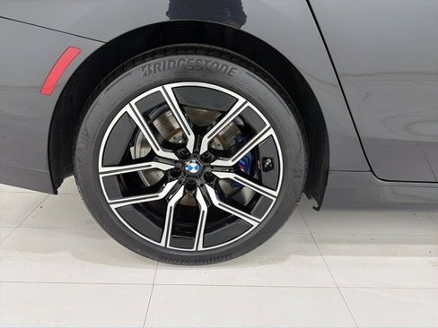 Used 2025 BMW 740i xDrive w/ Premium Package image 45