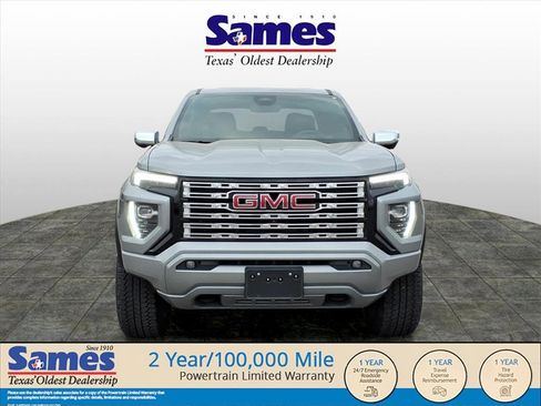 Used 2023 GMC Canyon Denali image 2