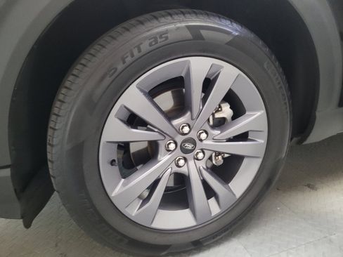Used 2022 Ford Explorer XLT w/ Equipment Group 202A AWD/4WD image 31