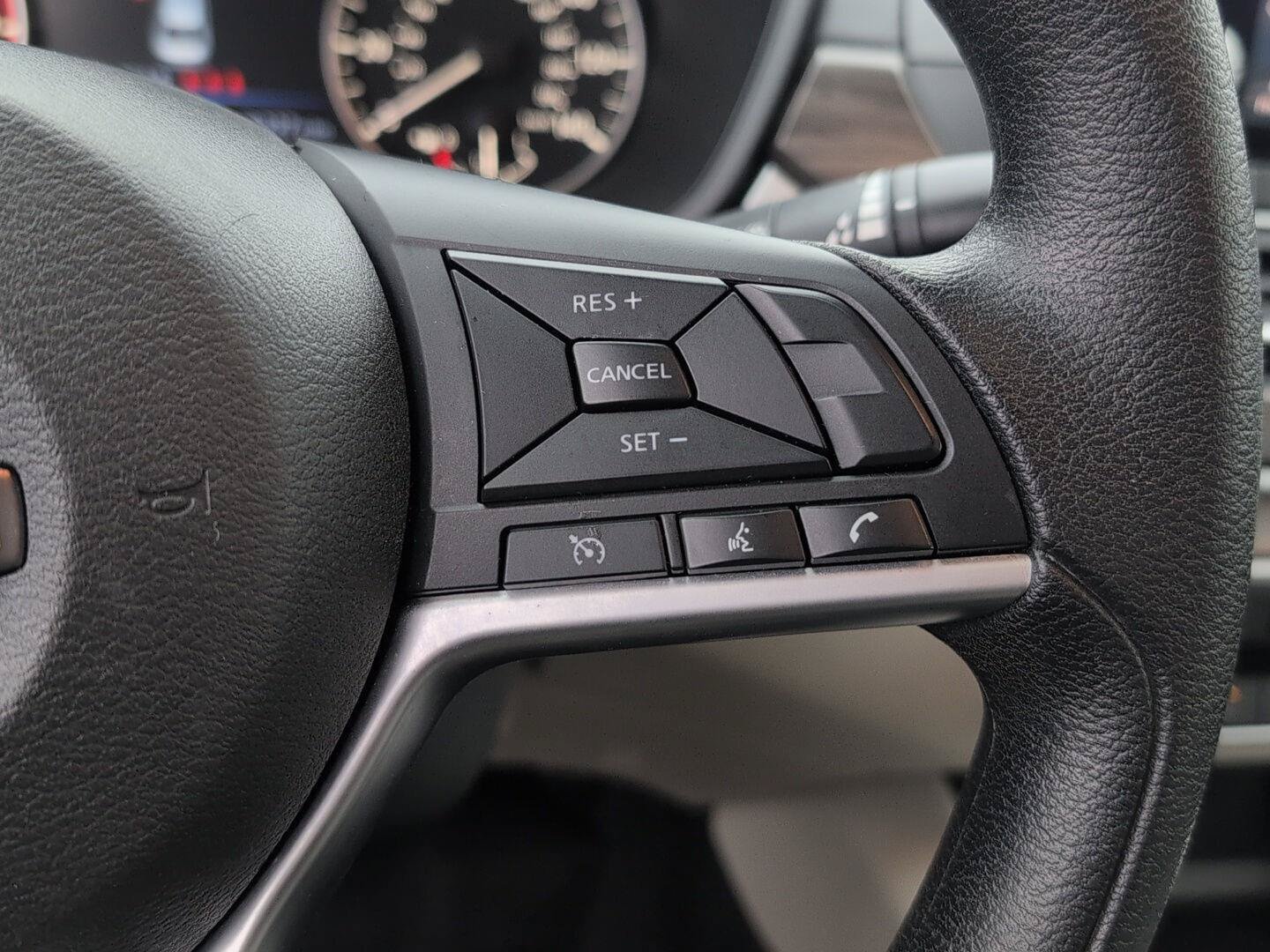 Used 2025 Nissan Altima 2.5 SV FWD image 24