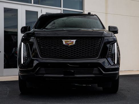 Used 2026 Cadillac Escalade Sport AWD/4WD image 5