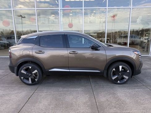 New 2026 Nissan Kicks SR w/ SR Premium Package image 8