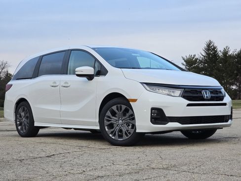 New 2026 Honda Odyssey Touring image 2
