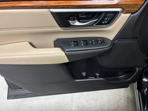 Used 2017 Honda CR-V Touring image 28
