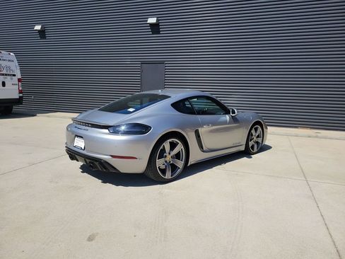 Certified 2025 Porsche 718 Cayman GTS image 5