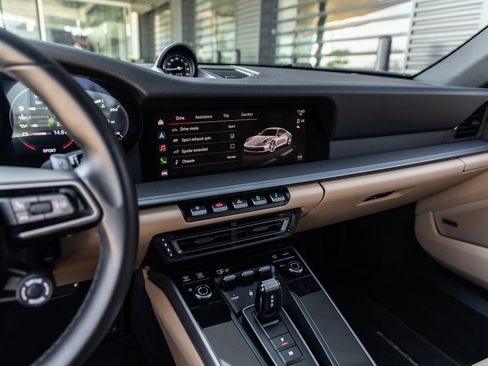 Certified 2024 Porsche 911 Carrera image 31