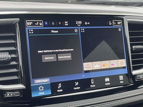 New 2026 Chrysler Pacifica Select image 2