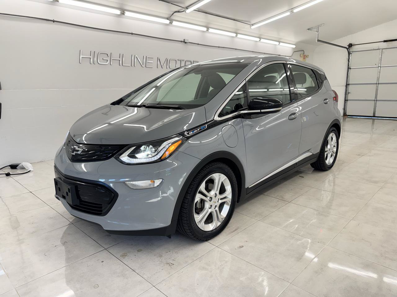Used 2021 Chevrolet Bolt LT FWD image 1