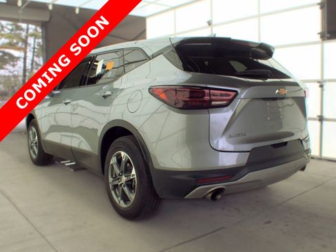 Used 2025 Chevrolet Blazer LT FWD image 5