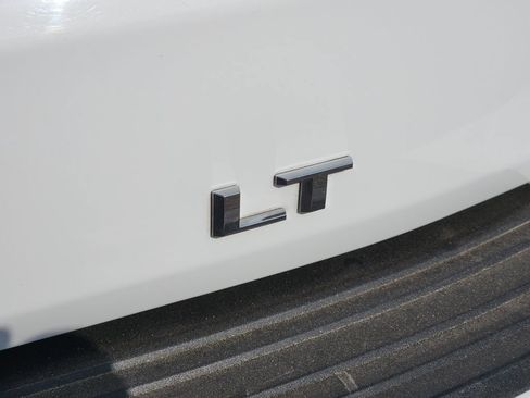 Used 2025 Chevrolet Tahoe LT RWD image 9