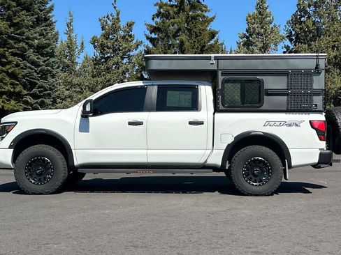 Used 2021 Nissan Titan PRO-4X w/ Pro-4x Convenience Package AWD/4WD image 7