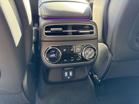 Used 2025 Genesis Electrified GV70 Advanced w/ Prestige Package image 17