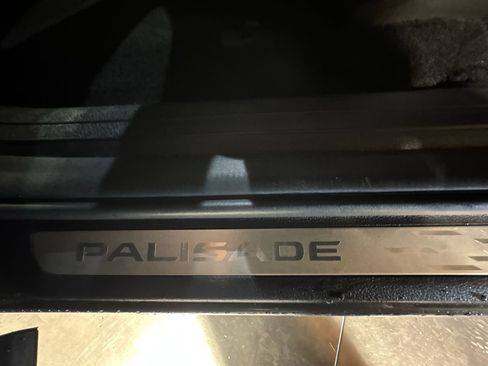 Used 2024 Hyundai Palisade Calligraphy image 18