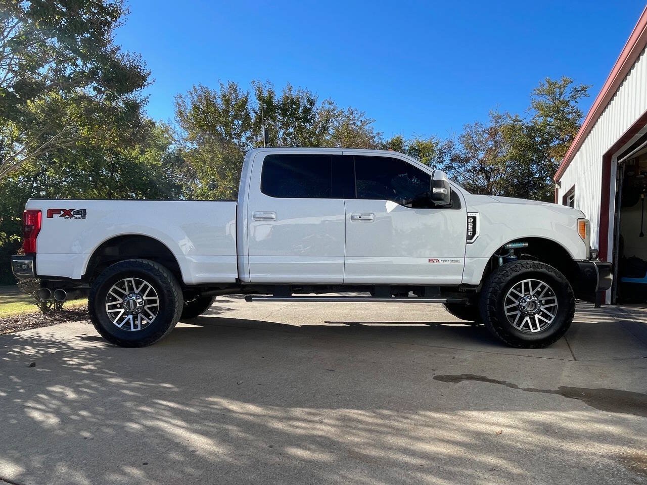 Used 2017 Ford F250 Lariat w/ Lariat Ultimate Package AWD/4WD image 3