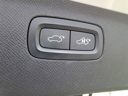 Used 2023 Volvo XC90 B5 Plus w/ Protection Package Premier image 30