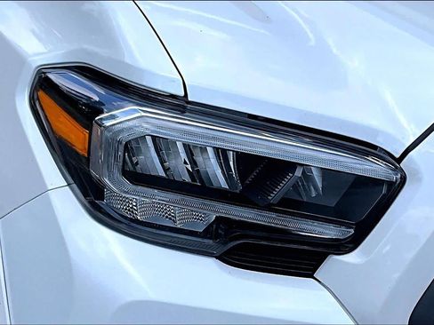 Certified 2021 Toyota Tacoma TRD Sport w/ TRD Premium Sport Package AWD/4WD image 28