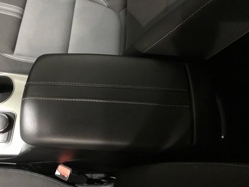 Used 2025 Chevrolet Blazer LT image 34