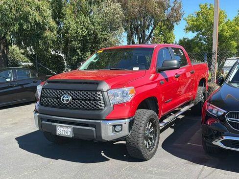 Used 2015 Toyota Tundra Limited w/ Limited Premium Package AWD/4WD image 2