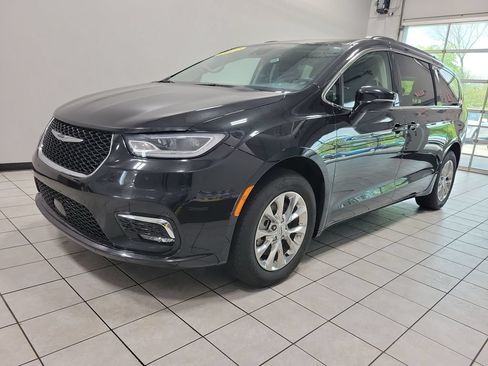 Used 2022 Chrysler Pacifica Touring-L AWD/4WD image 8